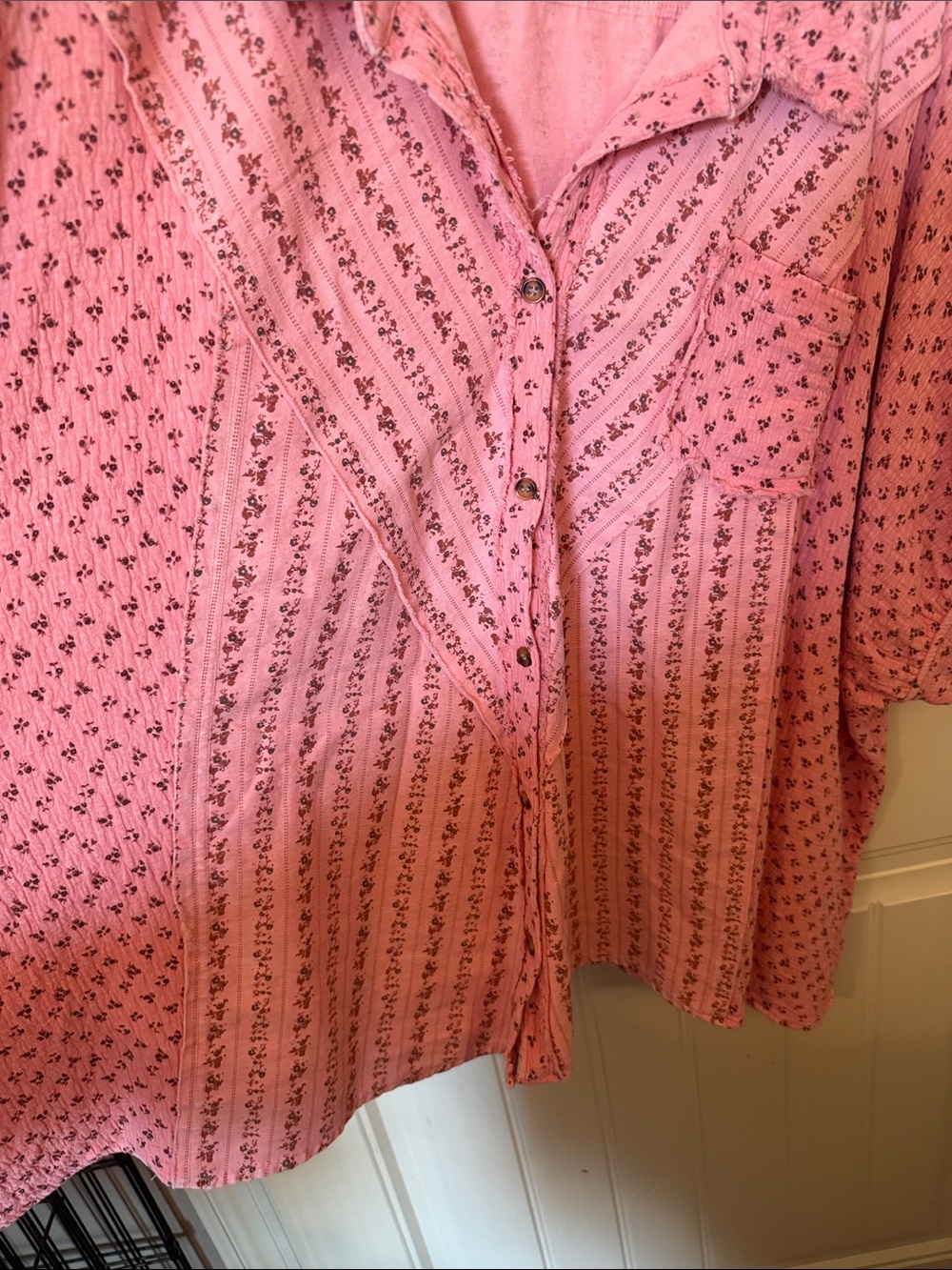easel Pink Button-Front Printed Short Sleeve Shirt - Picture 5 of 8